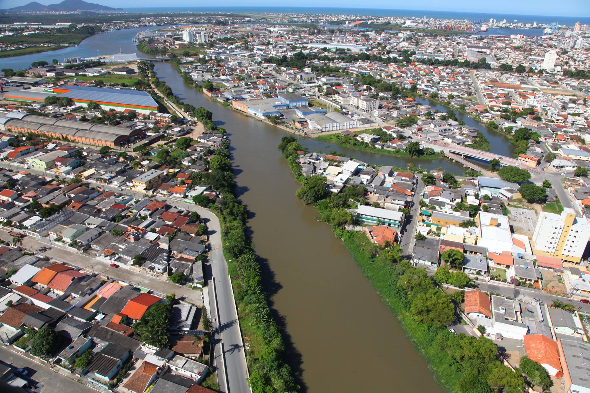 PROPRIETÁRIOS DE LAVRAS VÃO COLABORAR COM O MUNICÍPIO NA DRAGAGEM DO RIO ITAJAÍ-MIRIM