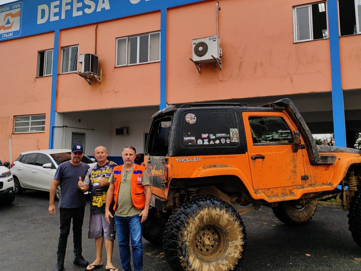 Defesa Civil de Itajaí reforça chamada para voluntários com embarcações e veículos Defesa Civil de Itajaí reforça chamada para voluntários com embarcações e veículos