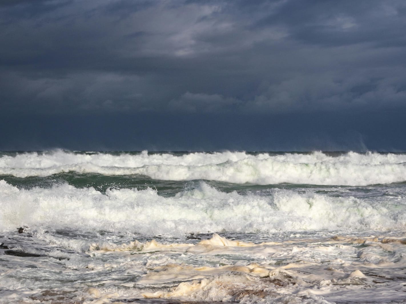 Ciclone extratropical provoca ventos fortes e transtornos em Itajaí Ciclone extratropical provoca ventos fortes e transtornos em Itajaí