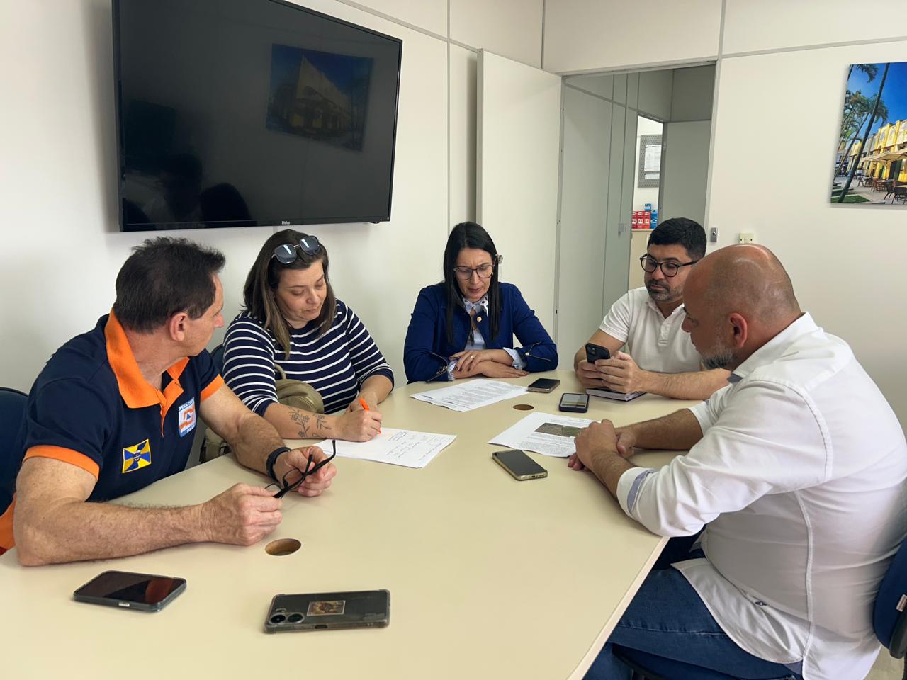 Defesa Civil avança nas tratativas para contratação do desassoreamento do rio Itajaí-Mirim Defesa Civil avança nas tratativas para contratação do desassoreamento do rio Itajaí-Mirim