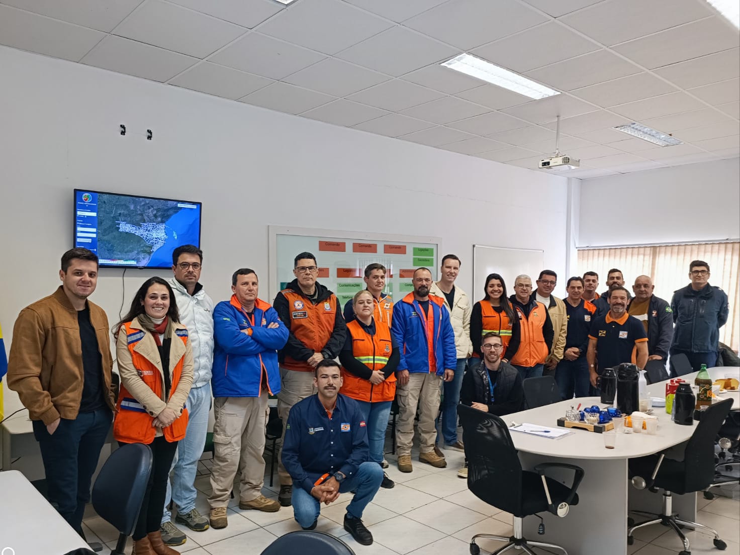 Reunião da Defesa Civil da AMFRI discute prevenção e implantação do Sistema de Gerenciamento de Ocorrências