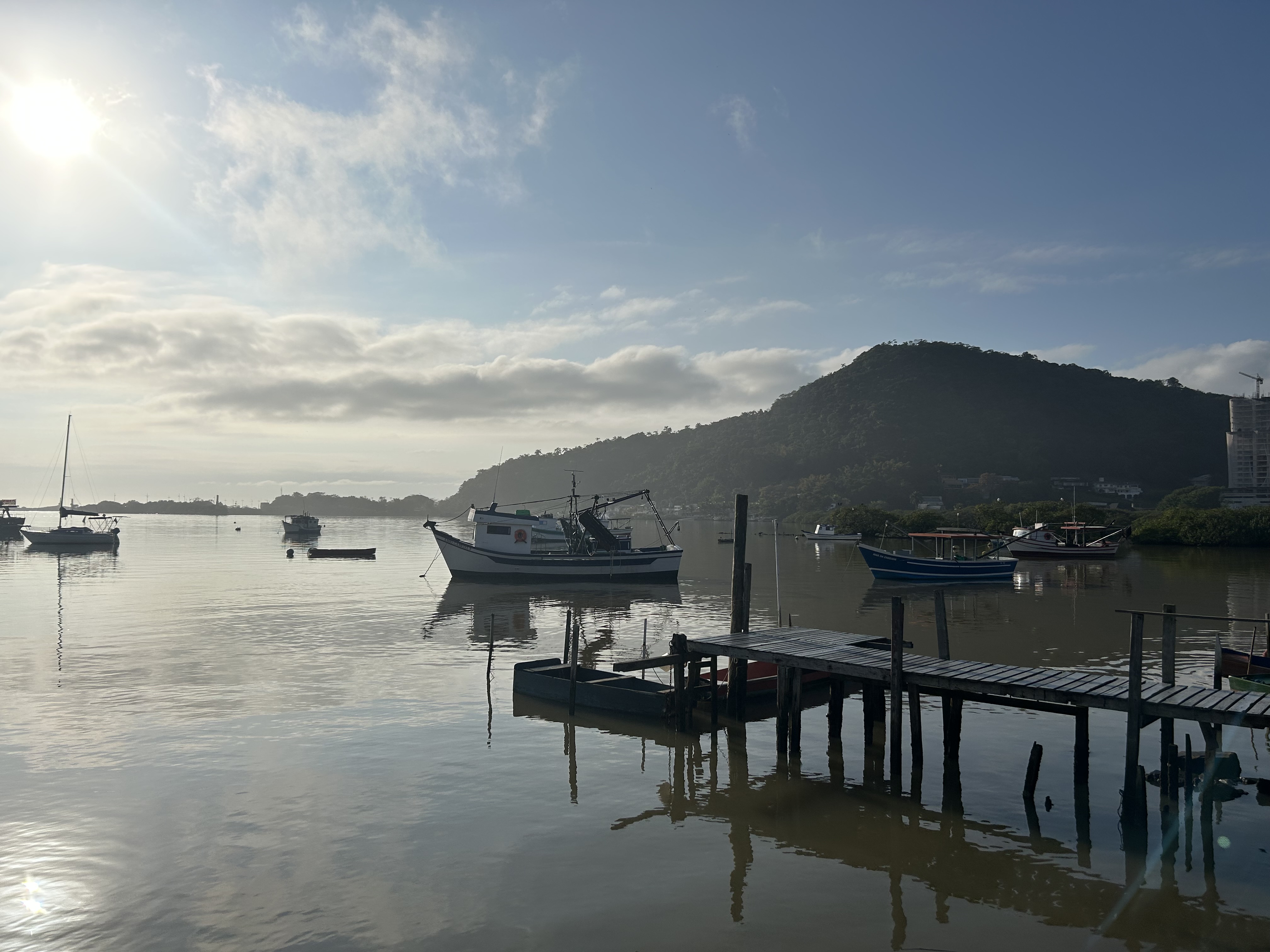 Setembro começa com clima mais quente, ventos intensos e chuva diária no litoral Setembro começa com clima mais quente, ventos intensos e chuva diária no litoral