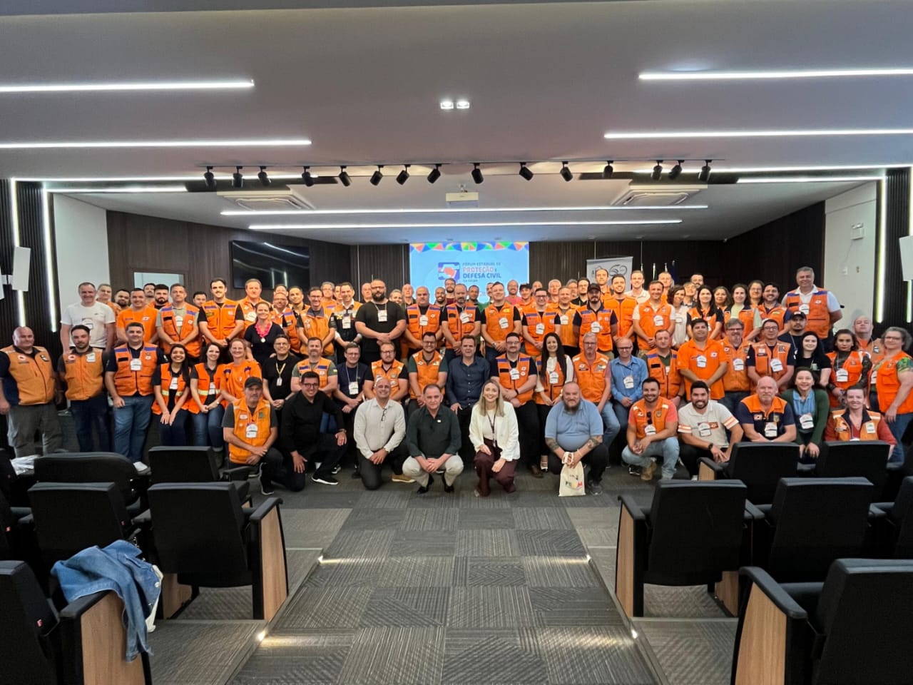 Defesa Civil de Itajaí marca presença em fórum estadual sobre gestão de riscos