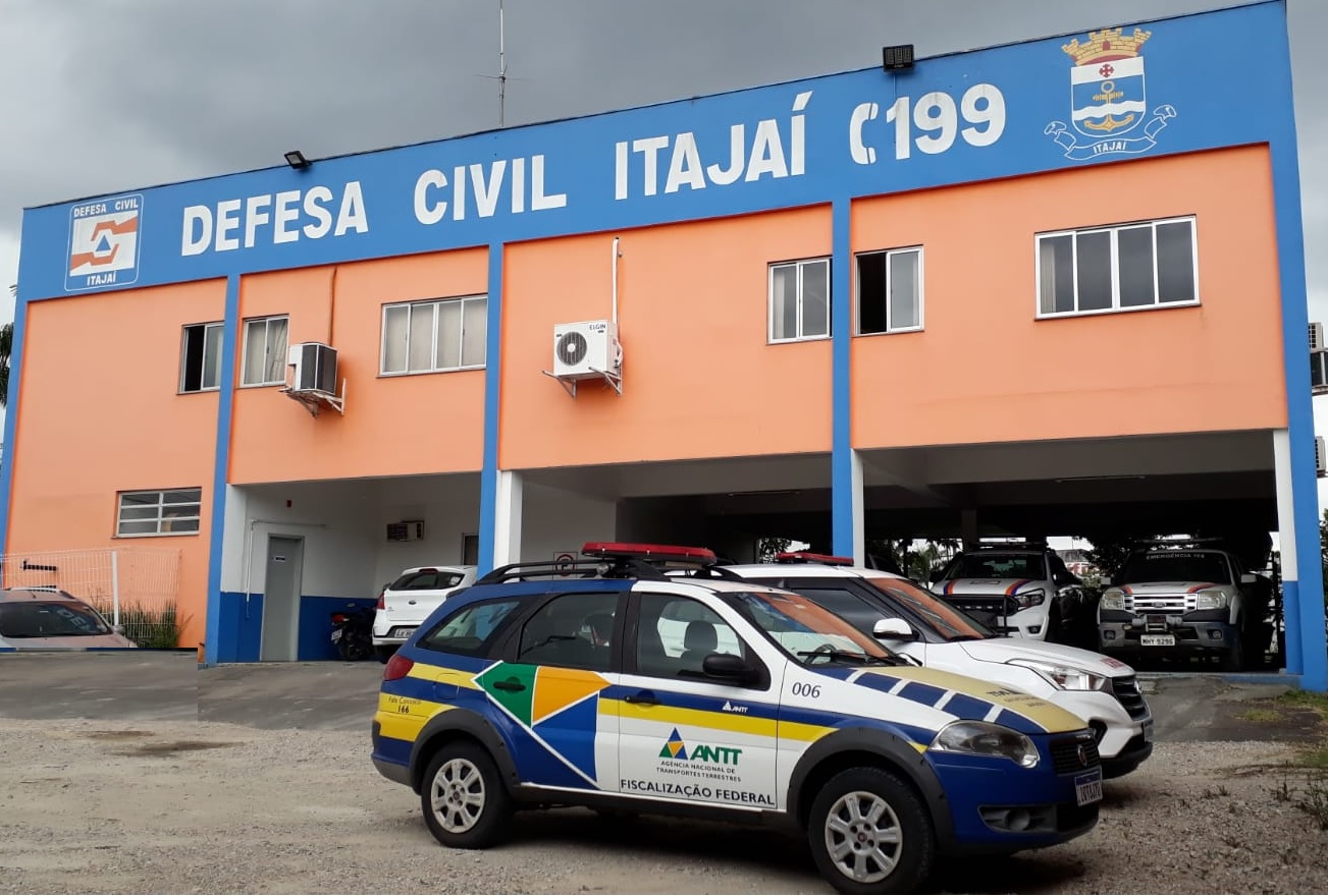 Defesa Civil de Itajaí realiza primeira fiscalização de transporte de produtos perigosos em 2022