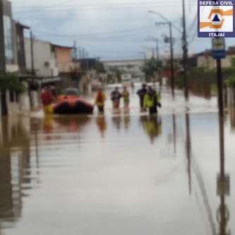Município de Itajaí auxilia comunidade atingida por fortes chuvas nesta quinta-feira (23)