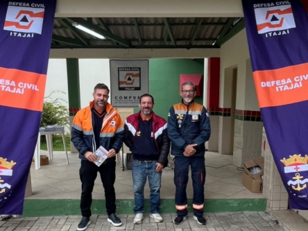 Jovens de Itajaí debatem justiça climática na 6ª Conferência Infantojuvenil