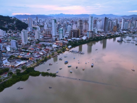 Tempo começa a melhorar na tarde desta terça-feira (09)