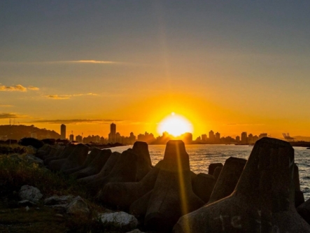 Tempo firme com sol e calor no feriado em Itajaí